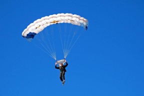 湖人队士气飙升，冲击季后赛，湖人队士气飙升,冲击季后赛的是谁